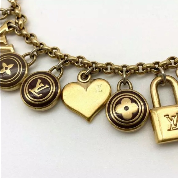 🚫SOLD🚫LV Bag/Hand CHARM JEWELRY MINT-BOX GORGEOUS PIECE From Louis Vuitton😍😍 - Picture 6 of 16